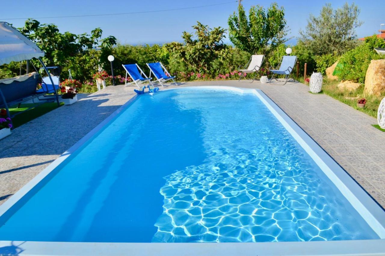 * * * Villa Annalisa * * * Кастельдачча Екстер'єр фото
